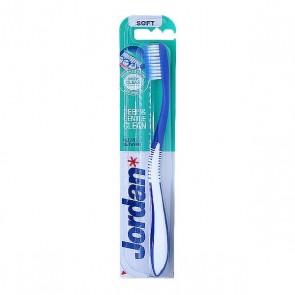 JORDAN Clean Between Sens Οδοντόβουρτσα με Μικροίνες Μαλακή 1τμχ.  (Χρώμα Μπλέ)